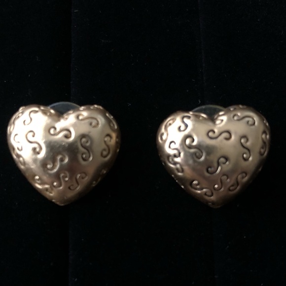 Vintage gold tone heart earring lot- 3 pairs stud etched design, AVON drop style - Picture 5 of 11